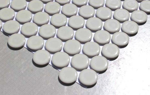 画像2: 27ミリ丸モザイク　窯変クリーム色　SA-7 (2)