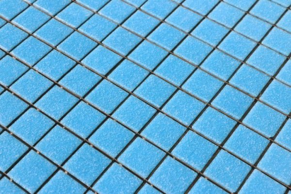 画像4: スモークガラスモザイクタイル　20ミリ角　A-03　スカイブルー (4)