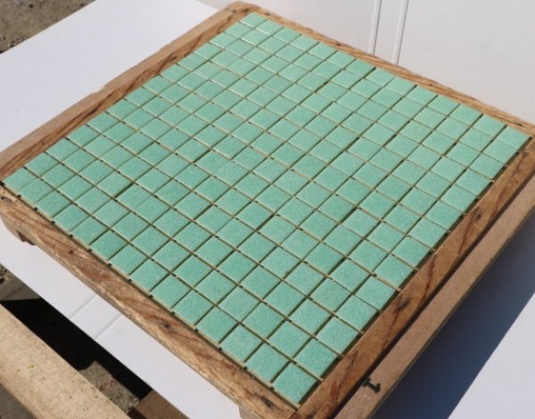 画像2: スモークガラスモザイクタイル　20ミリ角　A-14 ライトグリン (2)