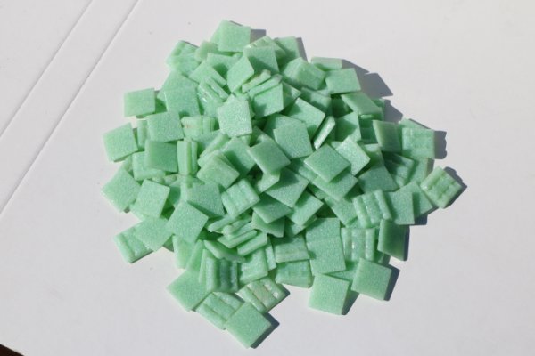 画像2: 無料！スモークガラスモザイクタイル　20ミリ角　バラ　500ｇ袋入り　A-14 (2)